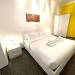 Royal Golden House Apartment *