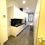 Royal Golden House Apartment *