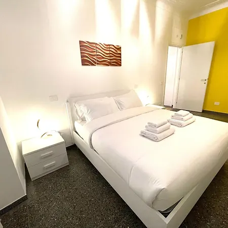 Royal Golden House Apartment *